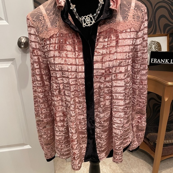 Classy Pink Velvet and Lace Tuxedo Top - Picture 6 of 16